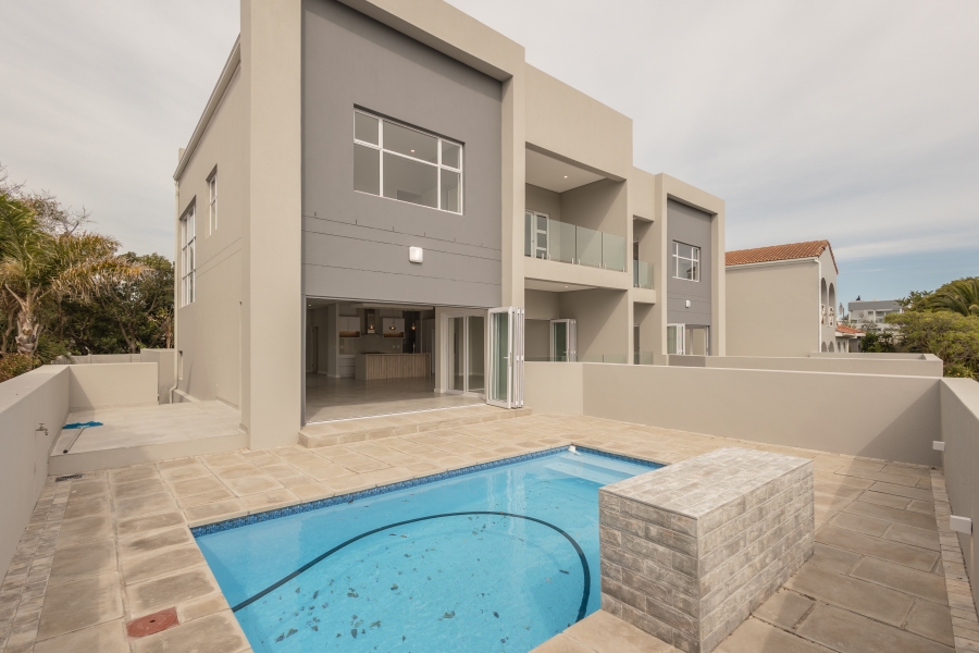 4 Bedroom Property for Sale in Flamingo Vlei Western Cape